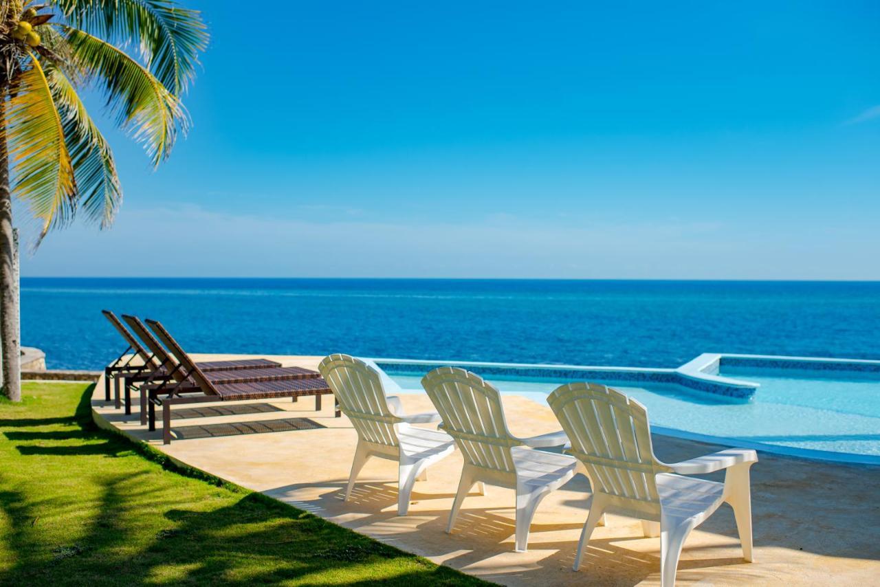 Whispering Seas Oceanfront Suite Ocho Rios Exteriör bild