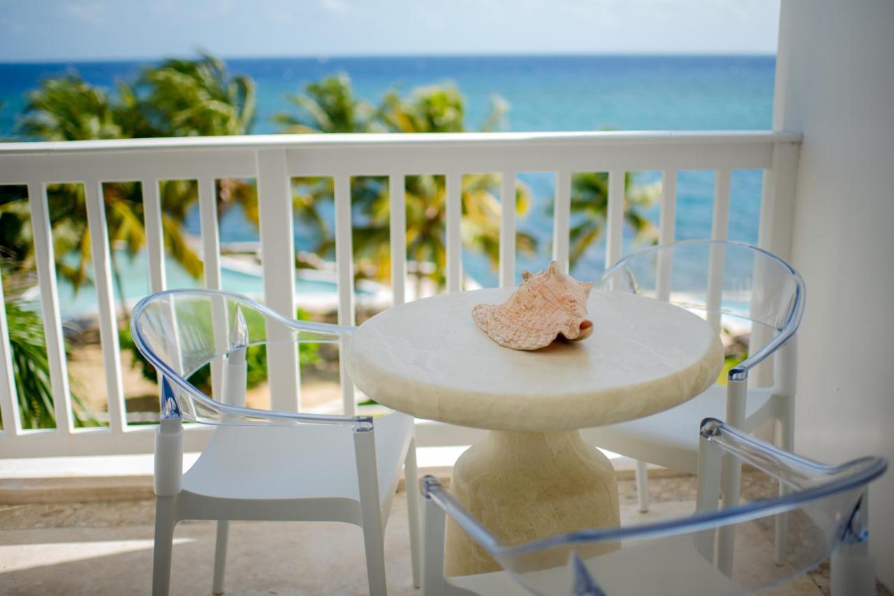 Whispering Seas Oceanfront Suite Ocho Rios Exteriör bild